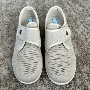 Youyun Women's Diabetic Shoes with Velcro 8